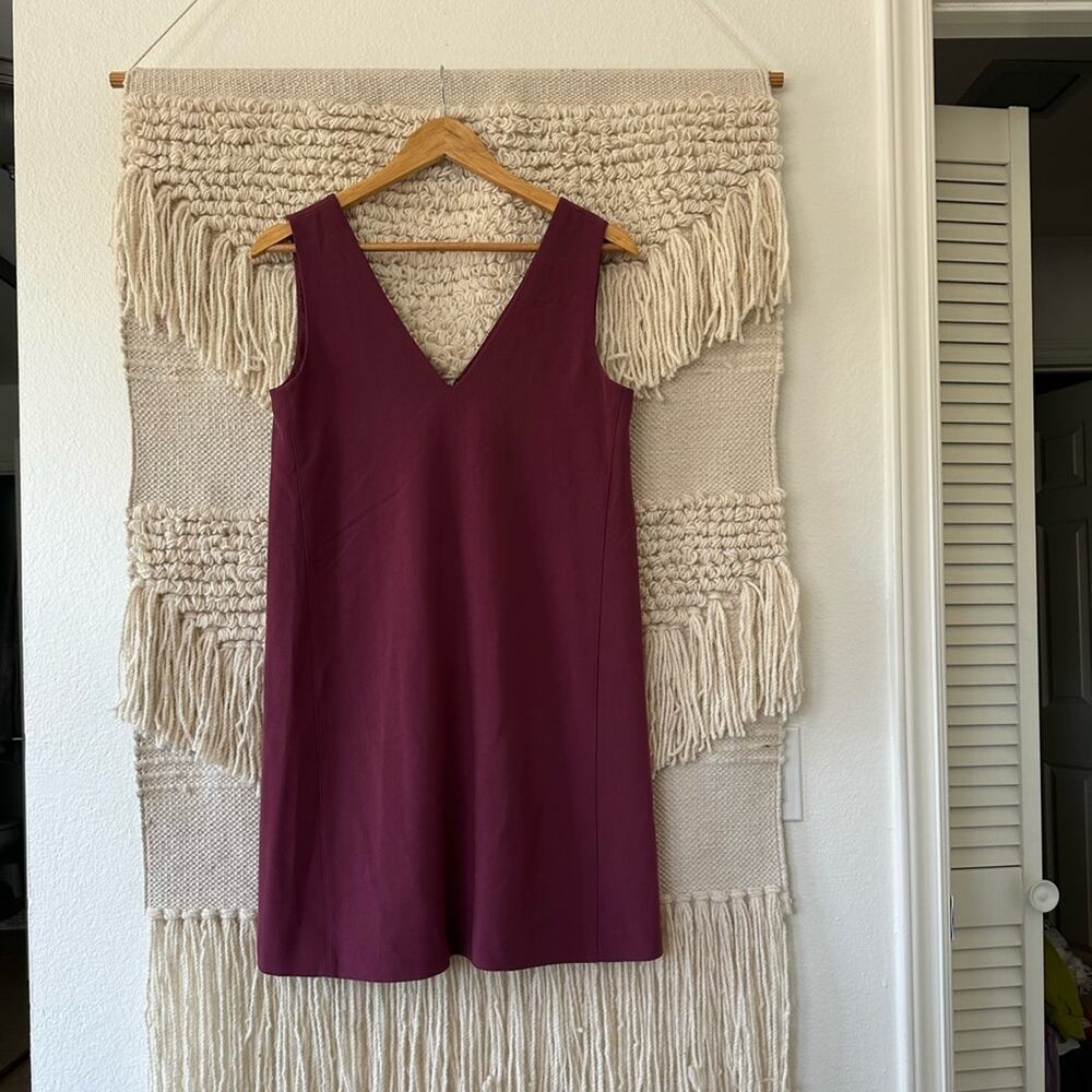 Theory Modern V Neck Sleeveless Dress